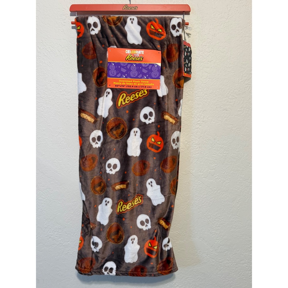 Reese's Halloween Oversized Plush Throw Blanket 60x70 Ghost Skull Pumpkin Brown